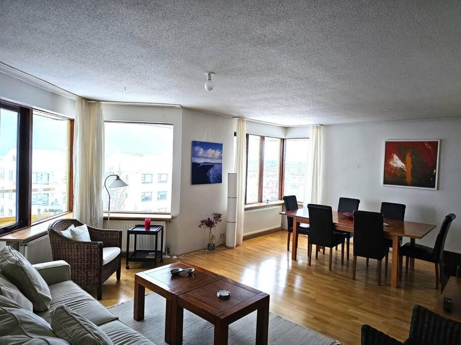 Family Penthouse With Great View Lägenhet Garthabaer Exteriör bild